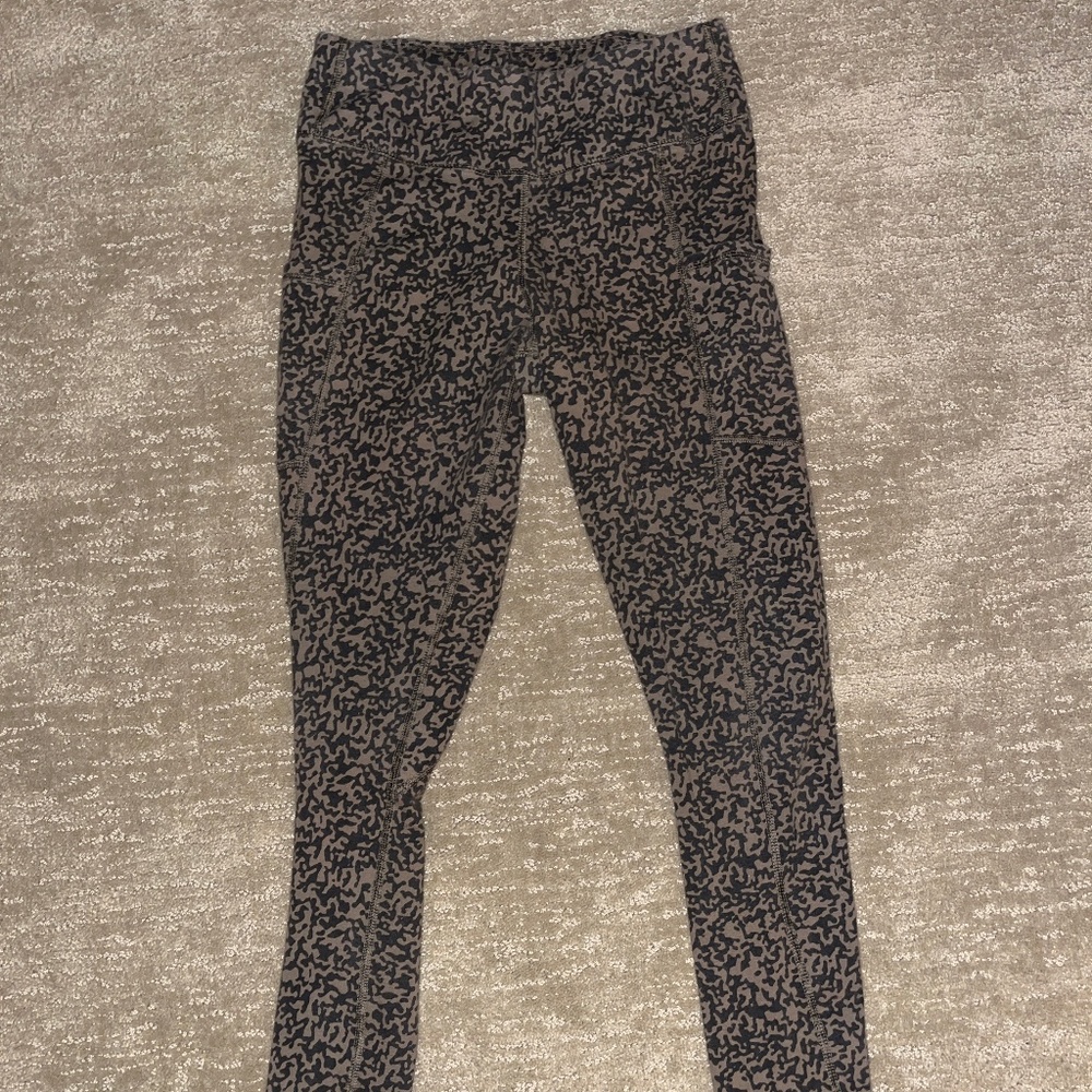 Pact Women’s Pocket Leggings - Small, leopard print